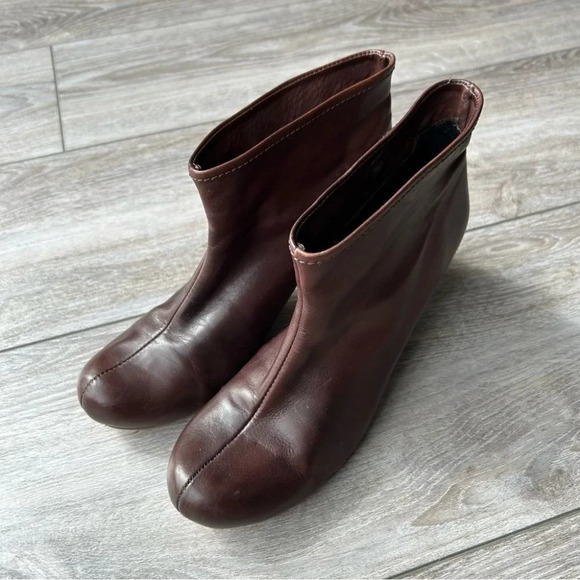 PEDRO MIRALLES Smooth Leather Medieval Style Ankle Boots - Picture 3 of 13